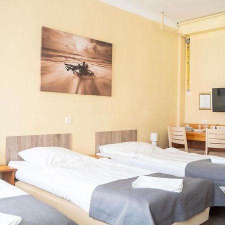 Hostel Krosnienska 12 Zielona Góra Dış mekan fotoğraf
