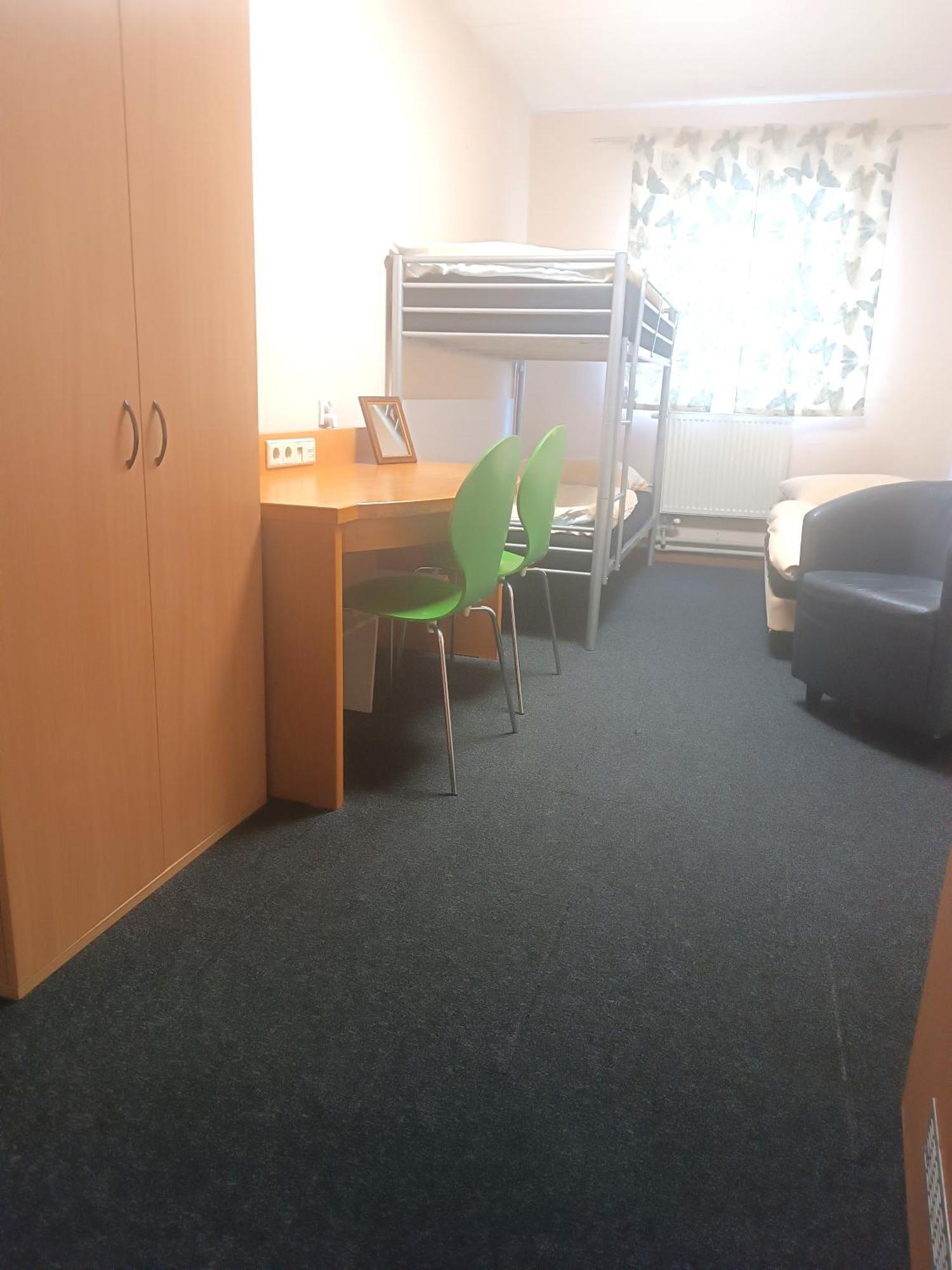 Hostel Krosnienska 12 Zielona Góra Dış mekan fotoğraf