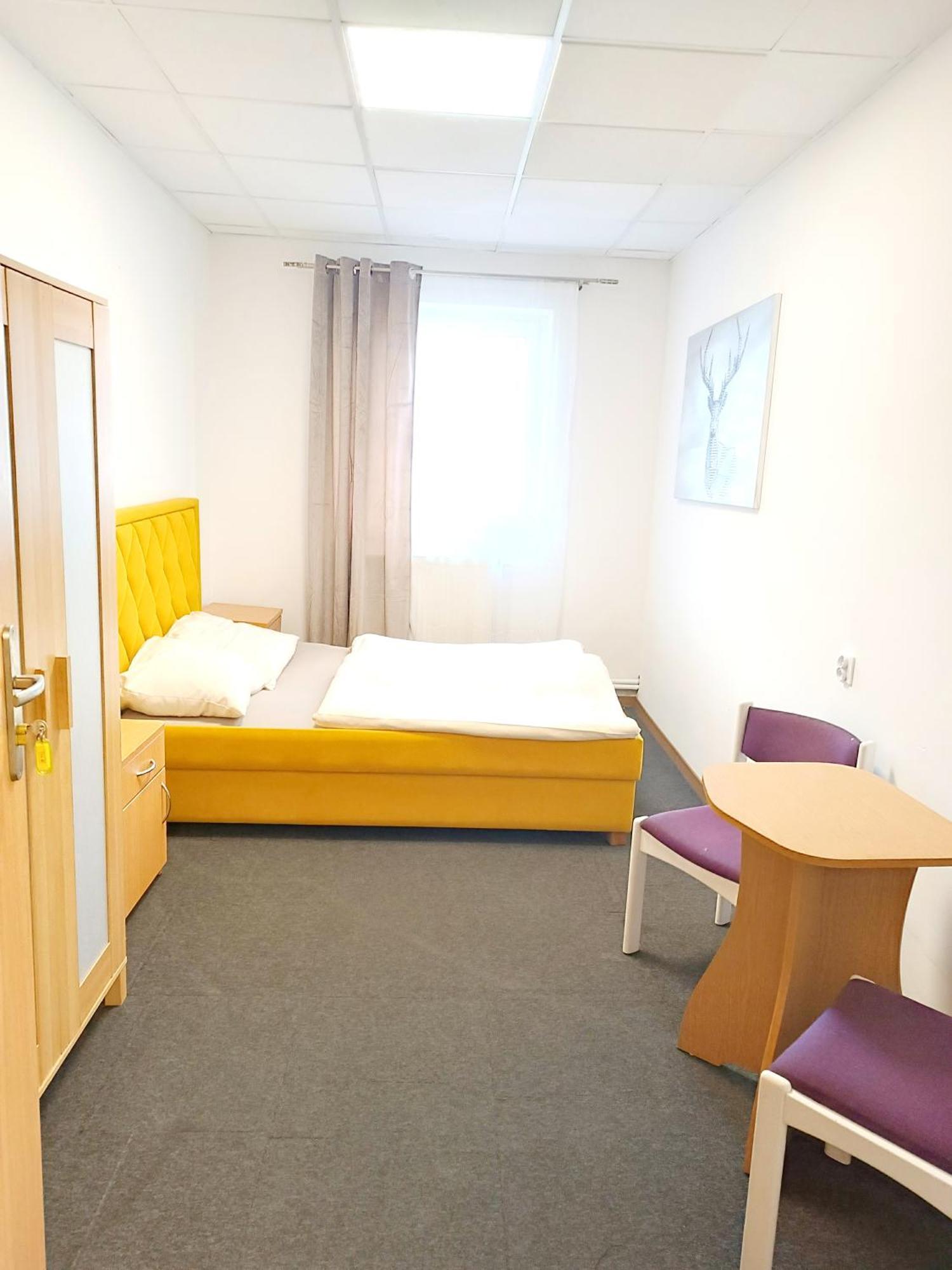 Hostel Krosnienska 12 Zielona Góra Dış mekan fotoğraf