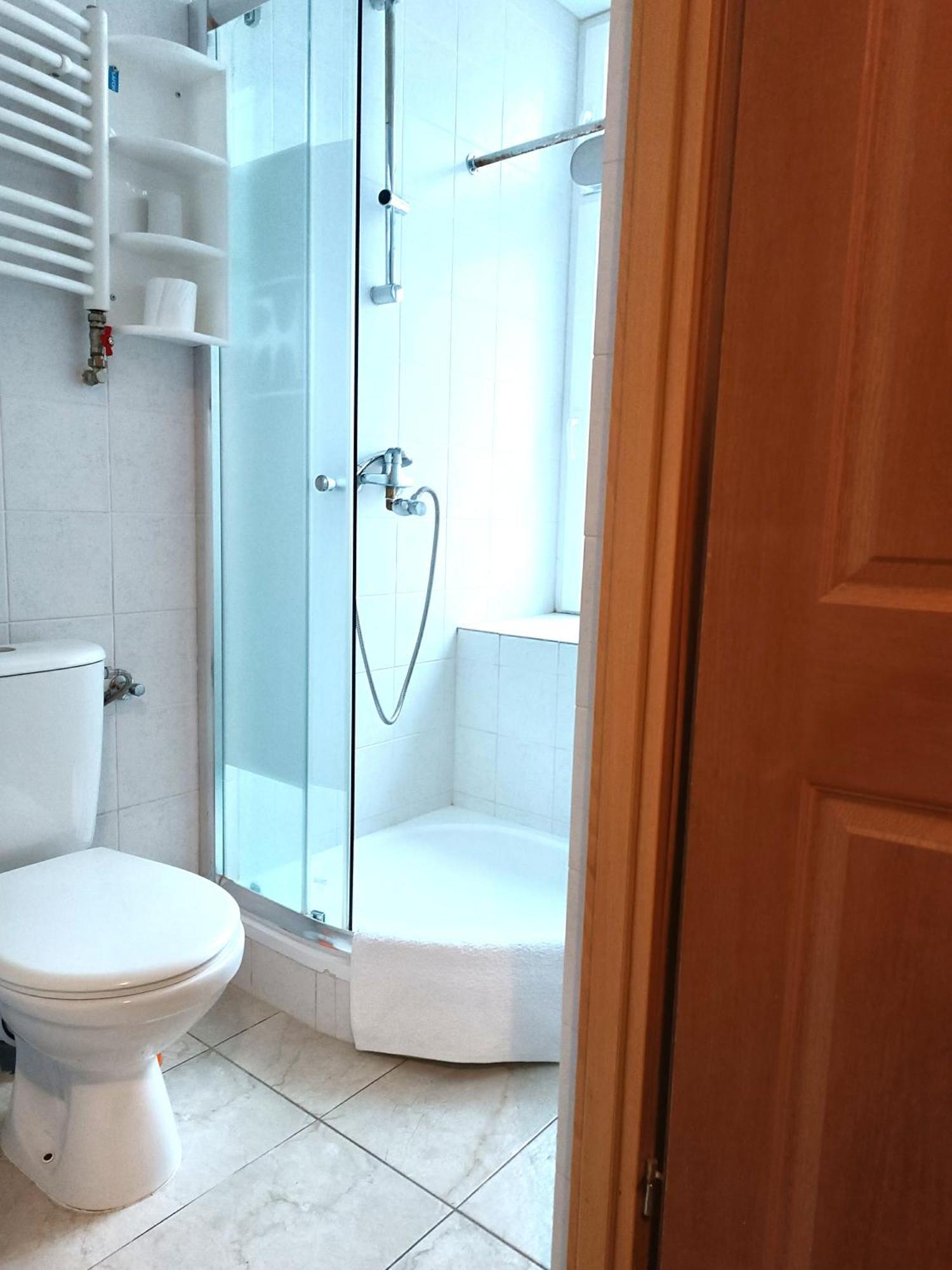 Hostel Krosnienska 12 Zielona Góra Dış mekan fotoğraf