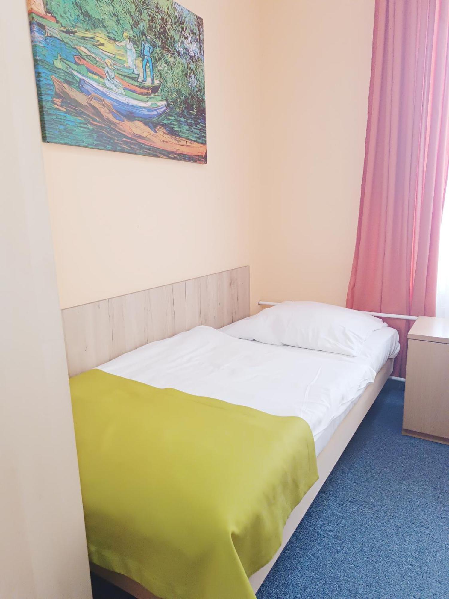 Hostel Krosnienska 12 Zielona Góra Dış mekan fotoğraf