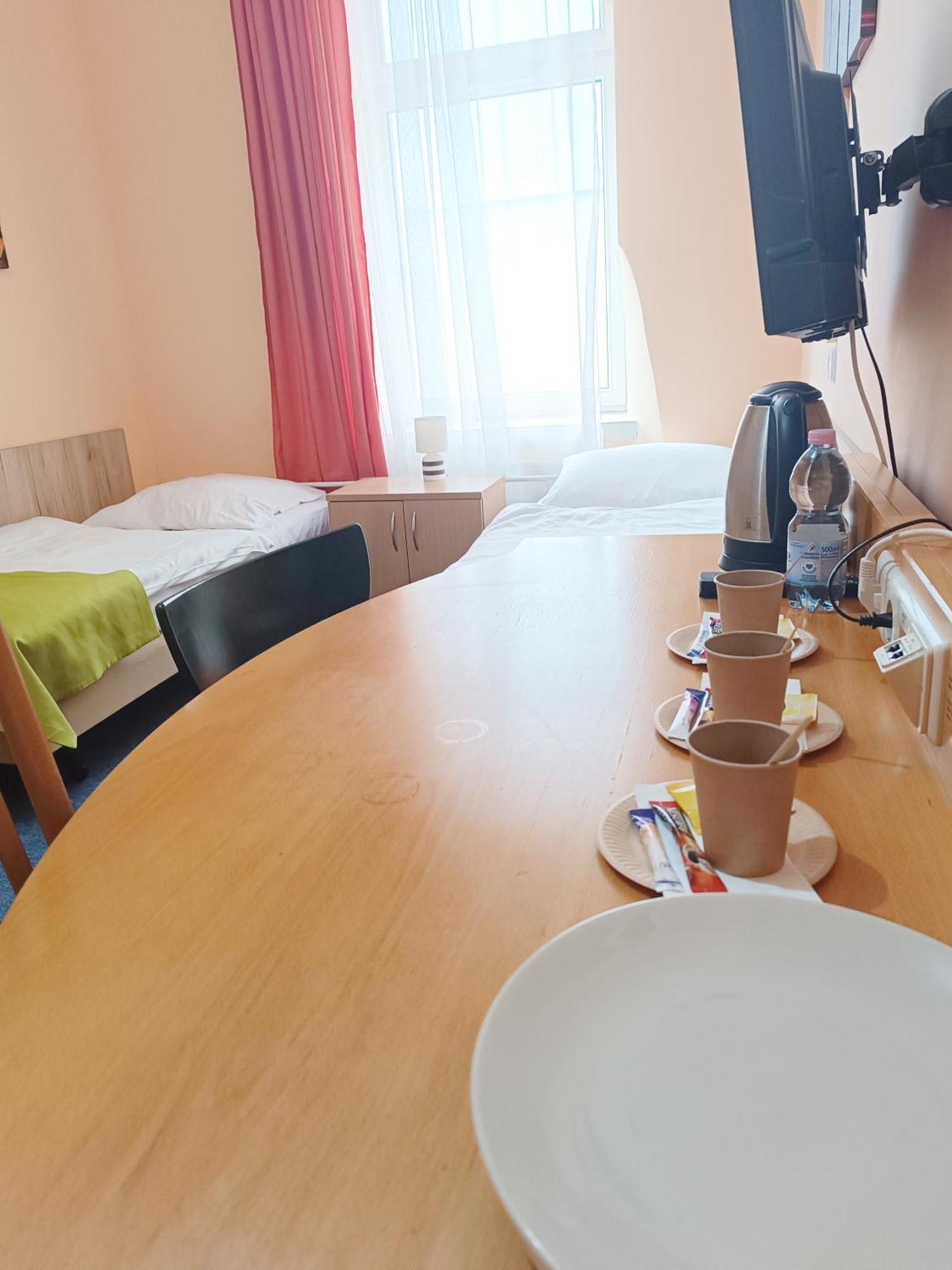 Hostel Krosnienska 12 Zielona Góra Dış mekan fotoğraf