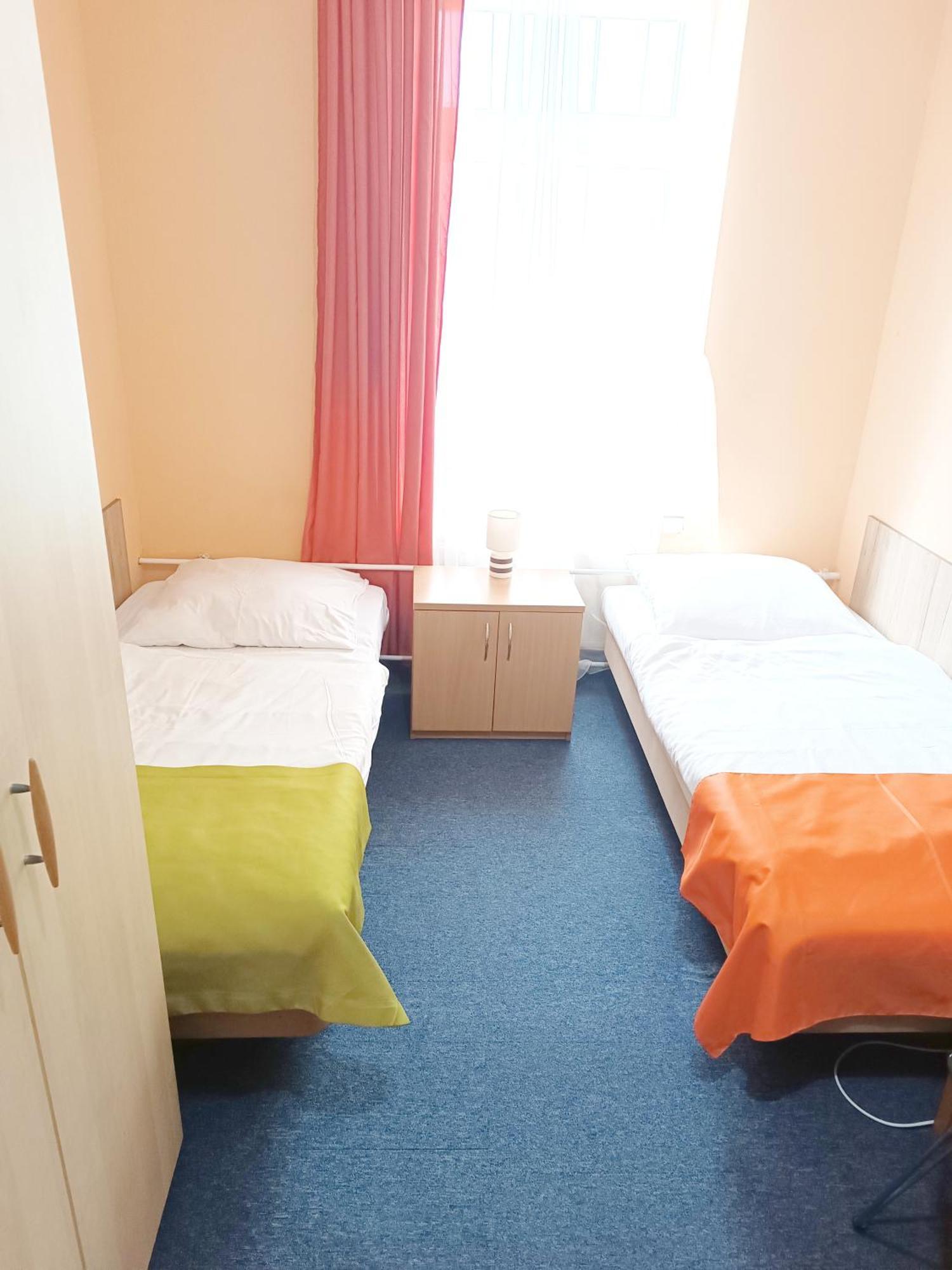 Hostel Krosnienska 12 Zielona Góra Dış mekan fotoğraf