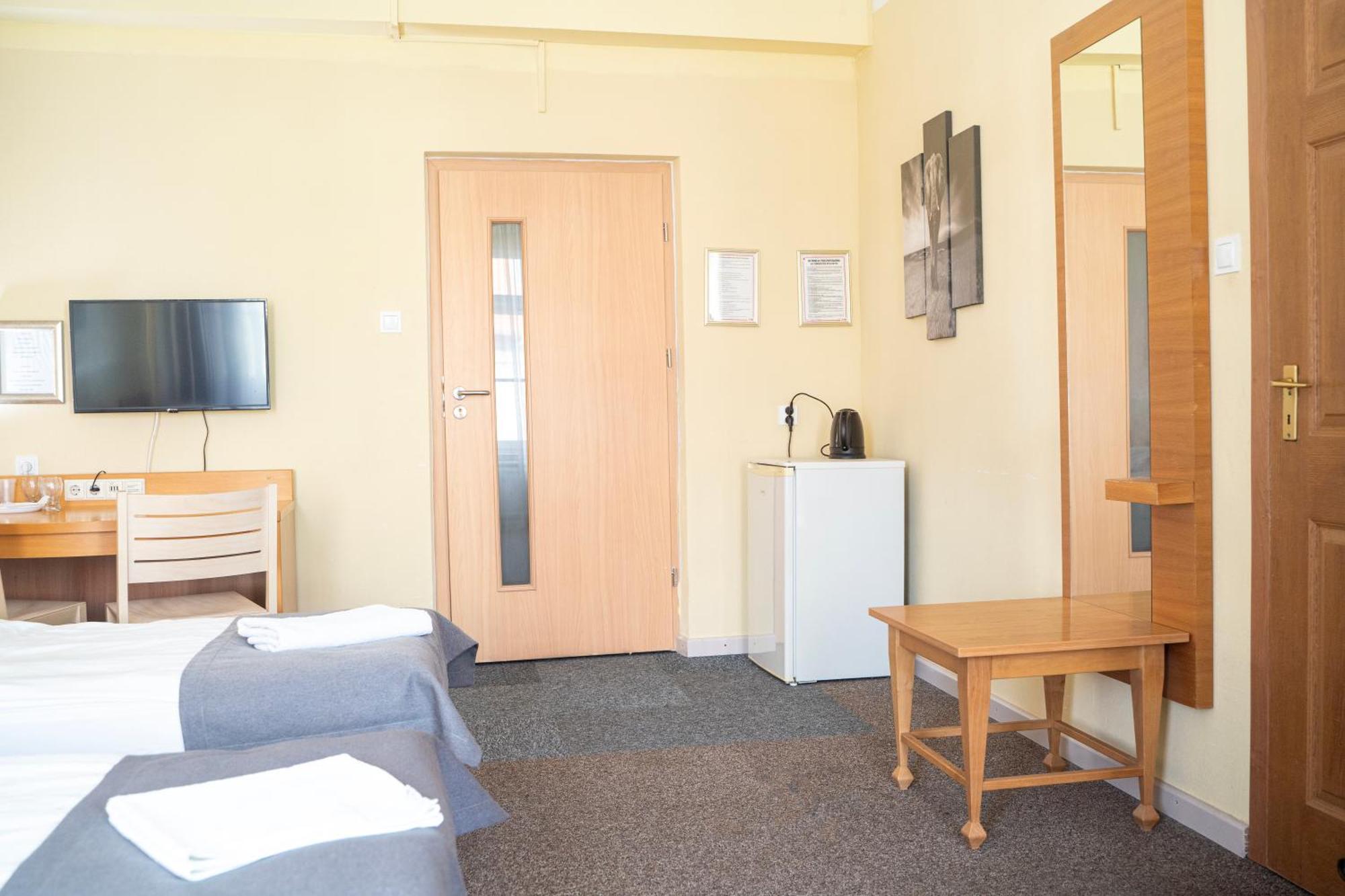 Hostel Krosnienska 12 Zielona Góra Dış mekan fotoğraf