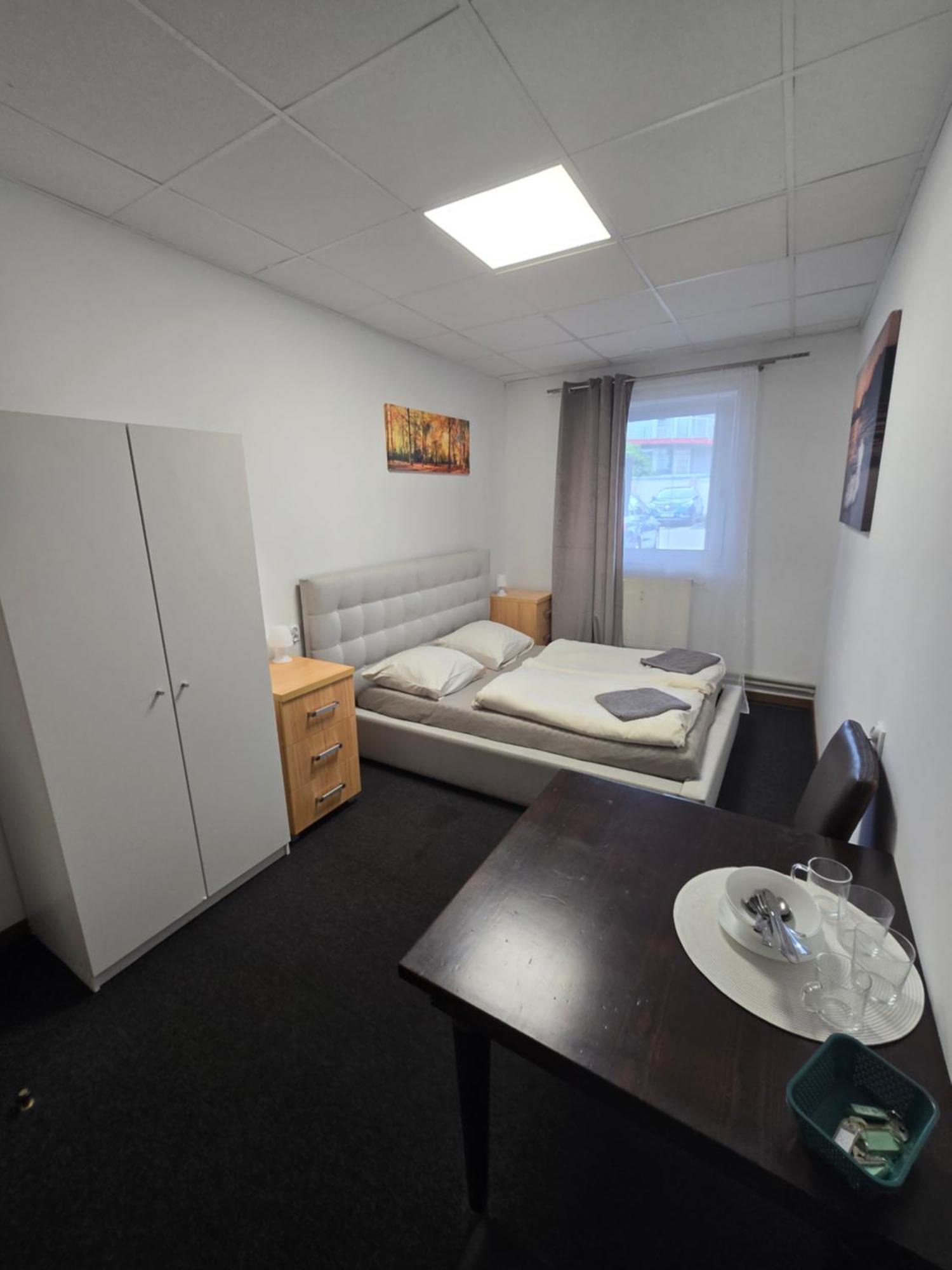 Hostel Krosnienska 12 Zielona Góra Dış mekan fotoğraf