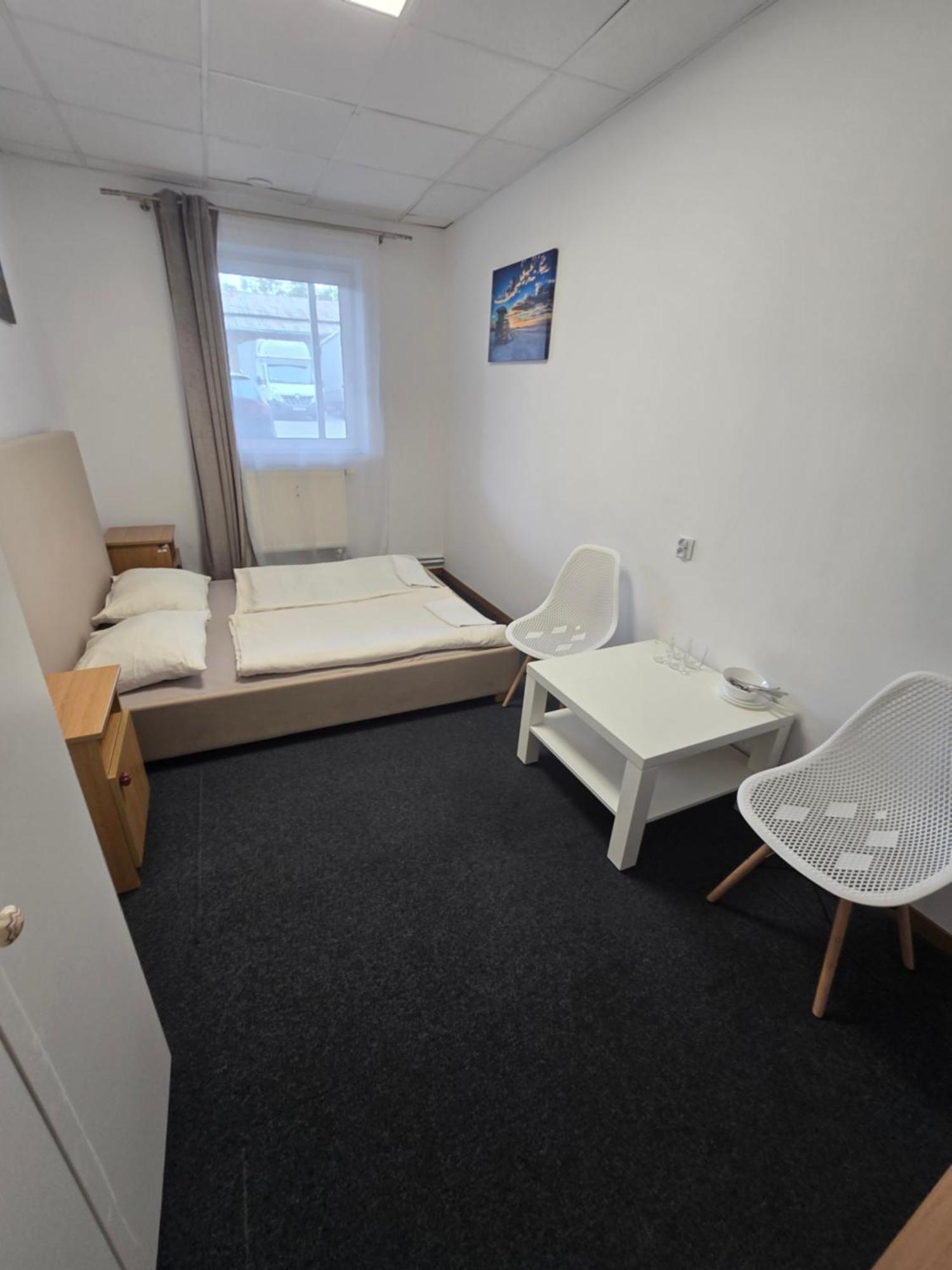 Hostel Krosnienska 12 Zielona Góra Dış mekan fotoğraf