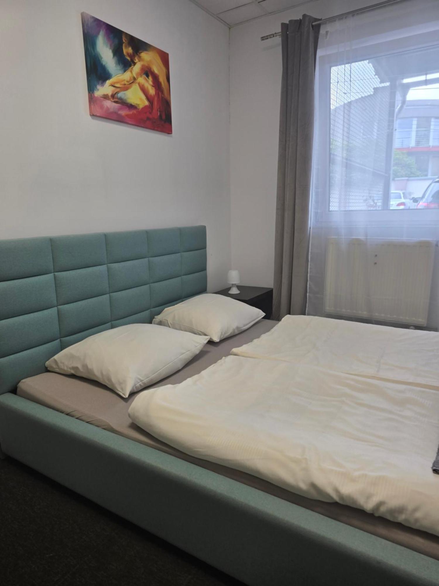 Hostel Krosnienska 12 Zielona Góra Dış mekan fotoğraf
