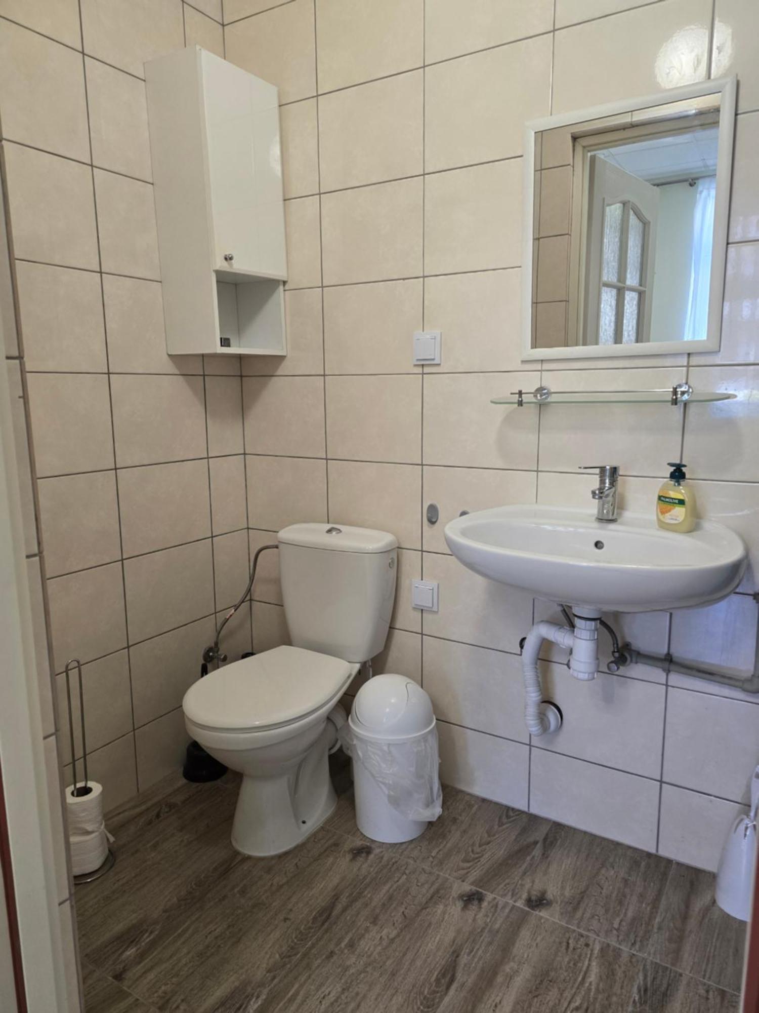 Hostel Krosnienska 12 Zielona Góra Dış mekan fotoğraf